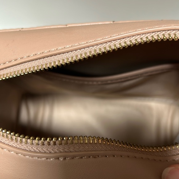 Valentino by Mario Valentino Camera Crossbody Bag NWOT - Picture 7 of 9